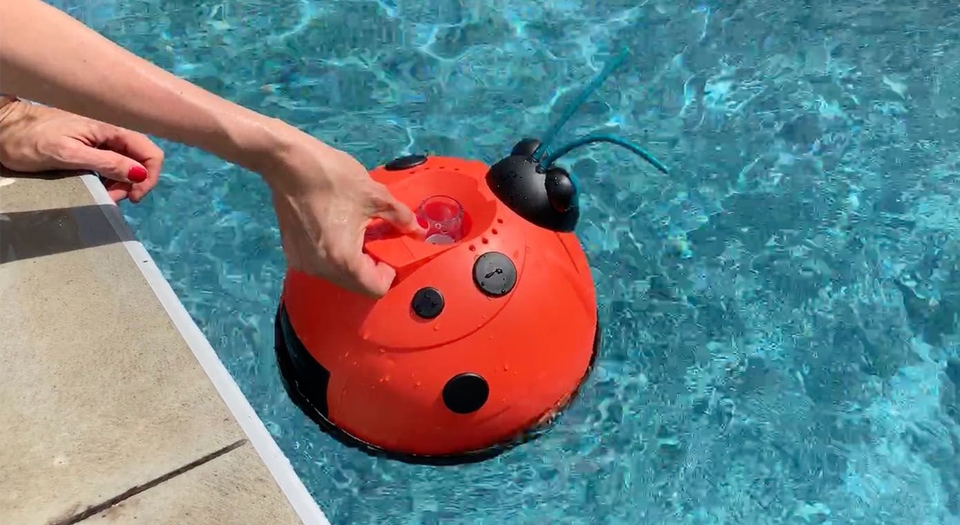 Comment fonctionnent les robots pour piscines hors terre