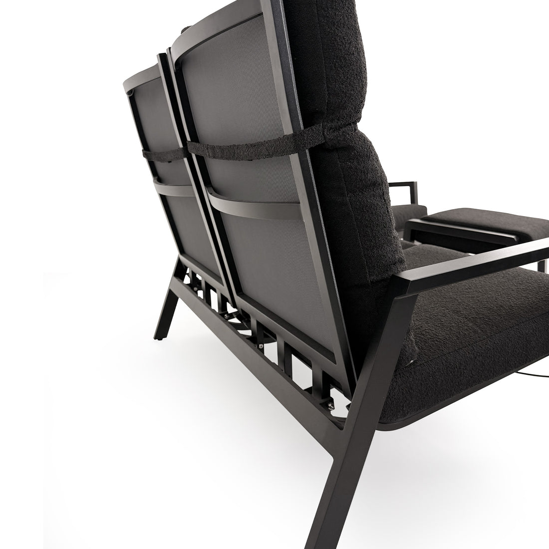 Santa Cruz black 2-seater loveseat with cushion - Store demo with imperfections