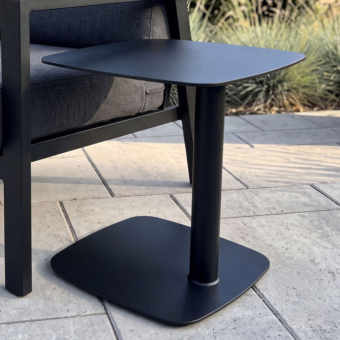 Table d’appoint PLATO