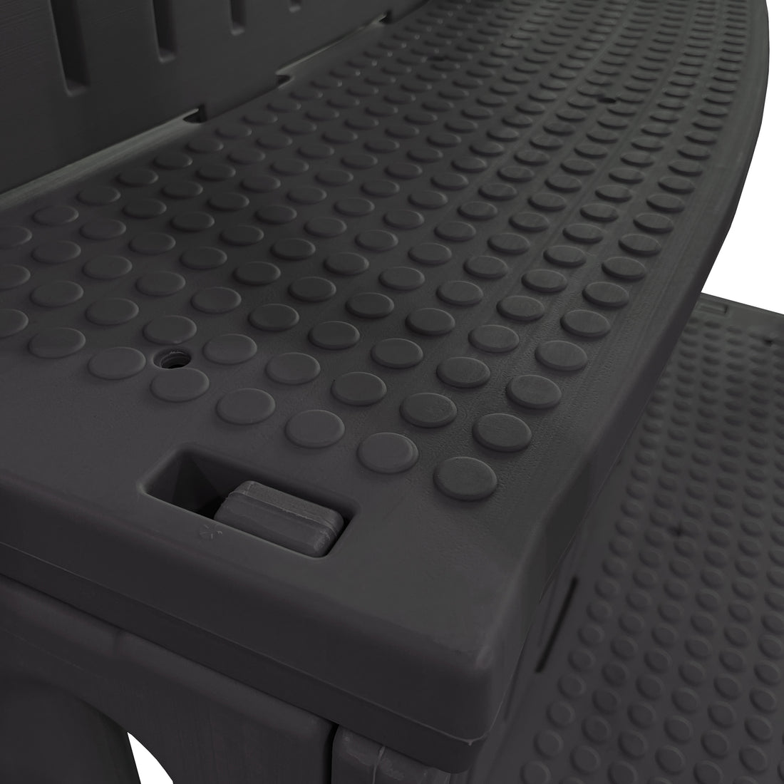 Above-ground resin pool step – Palladium model