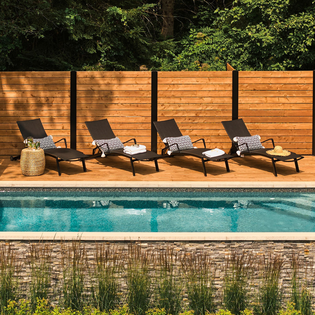 SALVADOR LOUNGE CHAIR