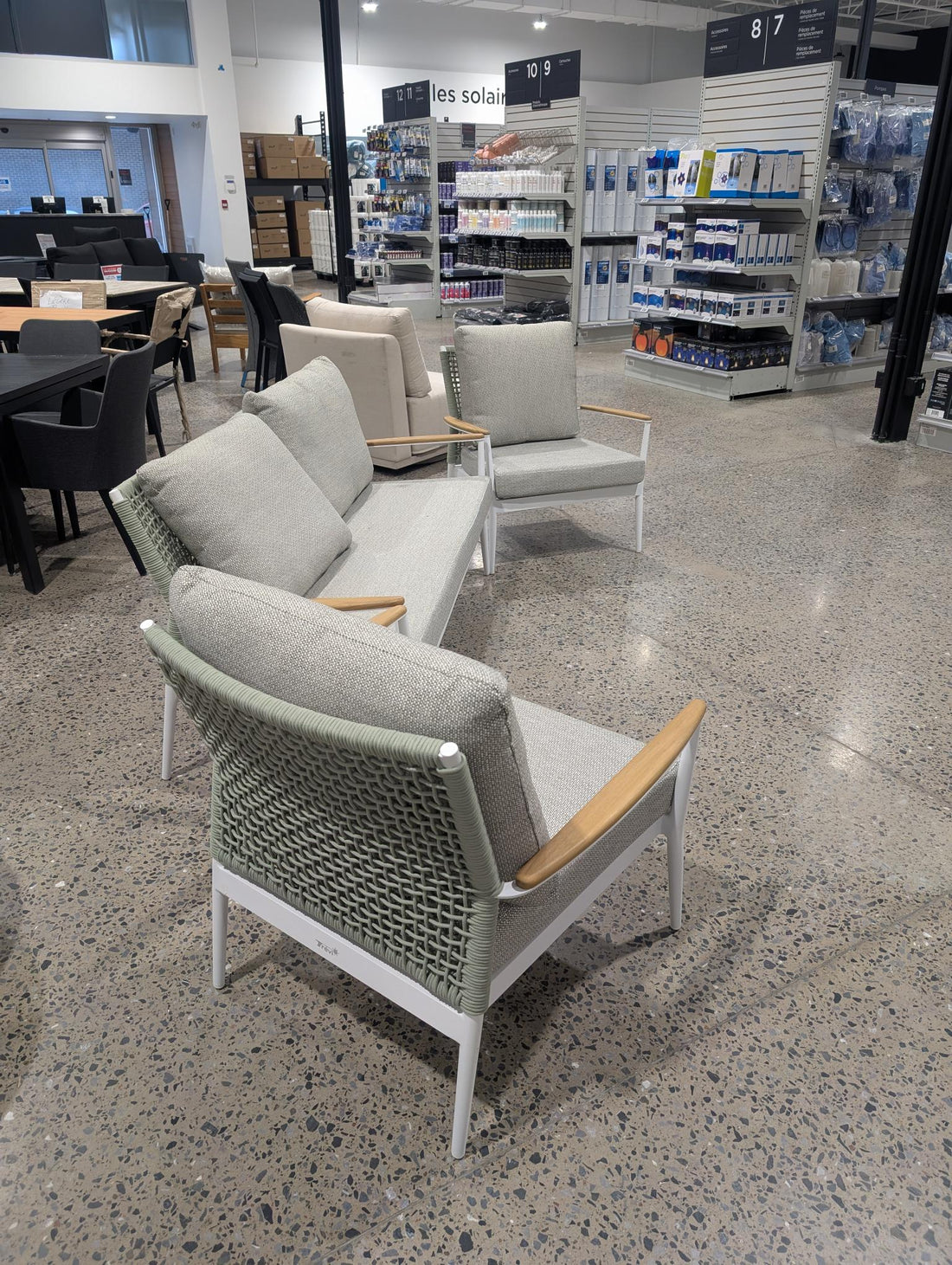 San José green living room set - Store demo with imperfections